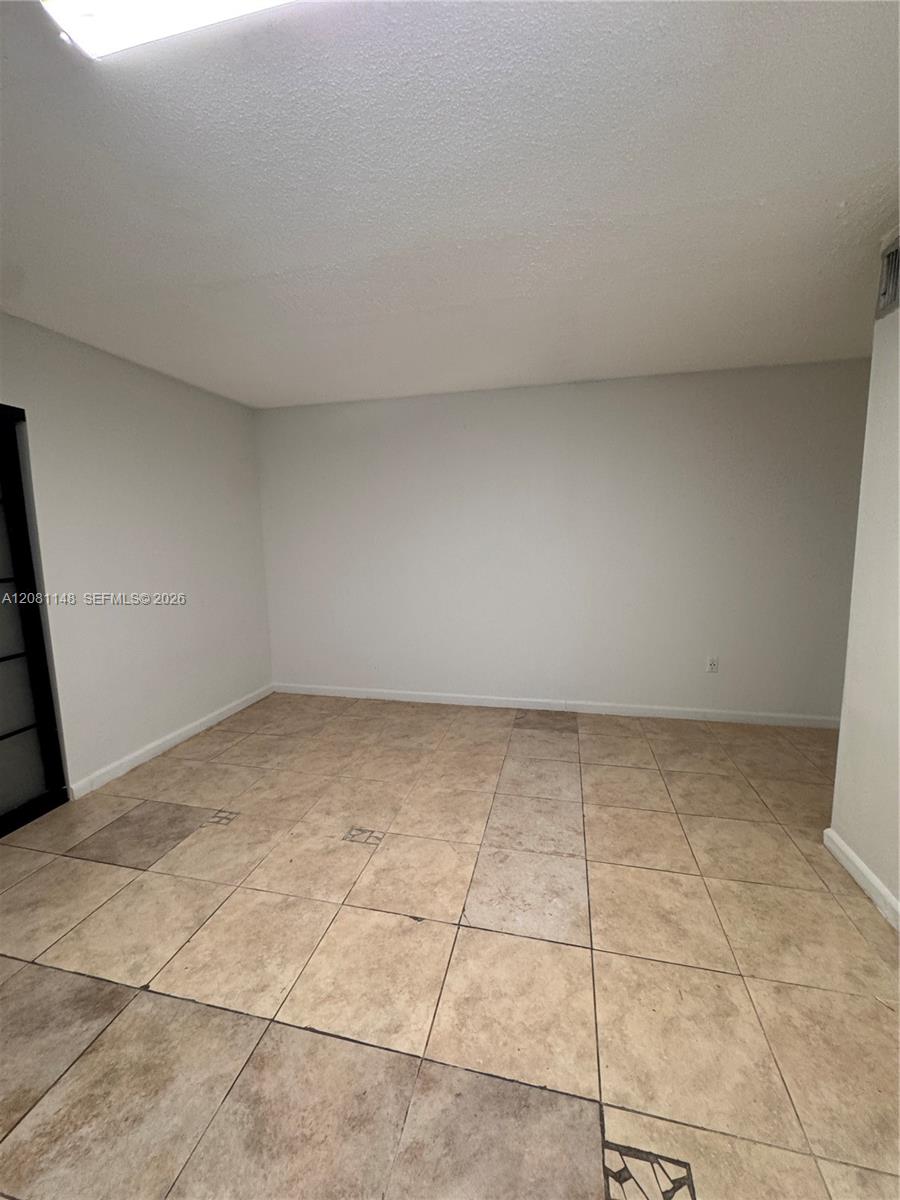 1670 NE 191st St # 3 Unit: 100-3