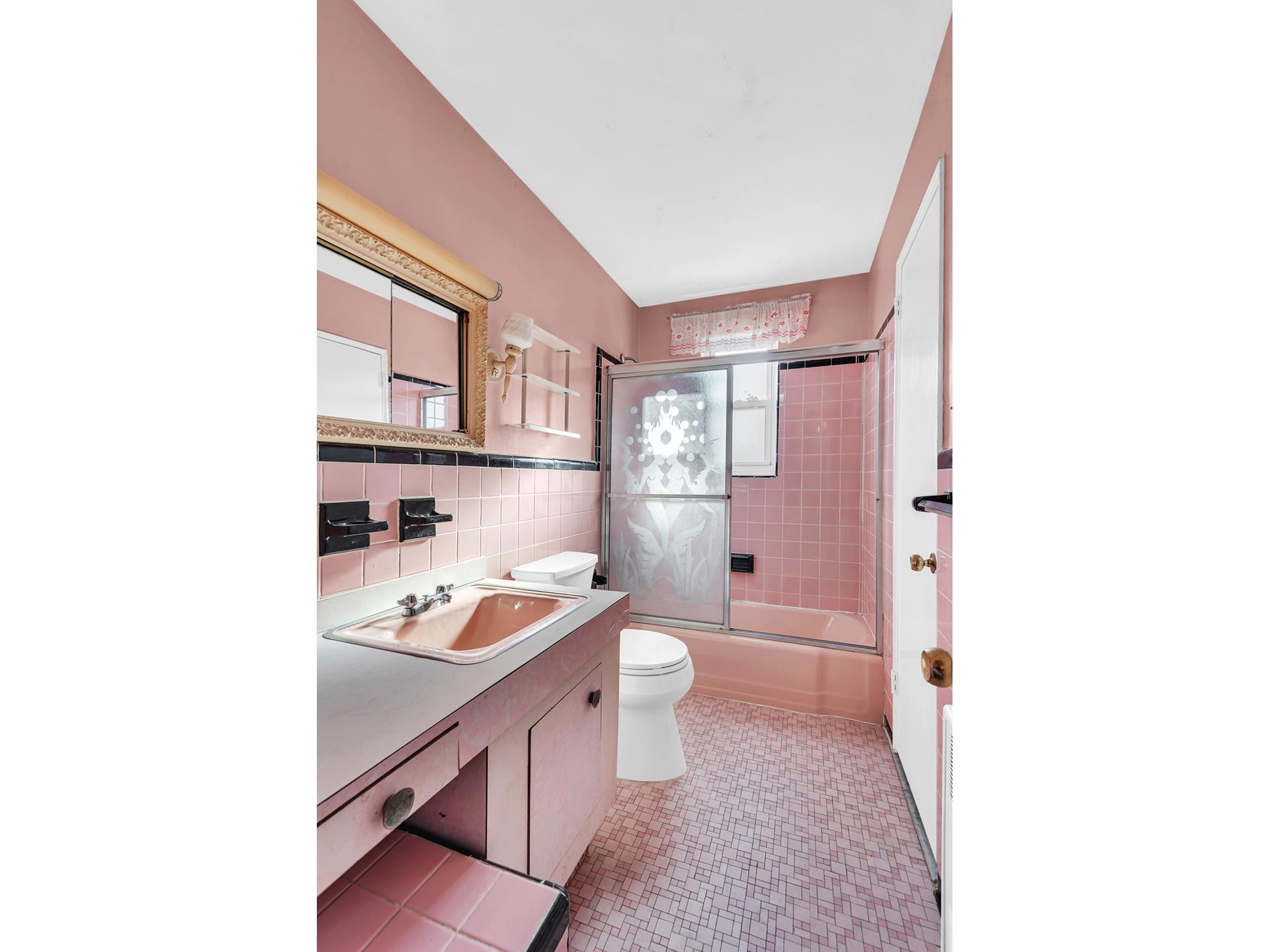601 17TH Street NA
