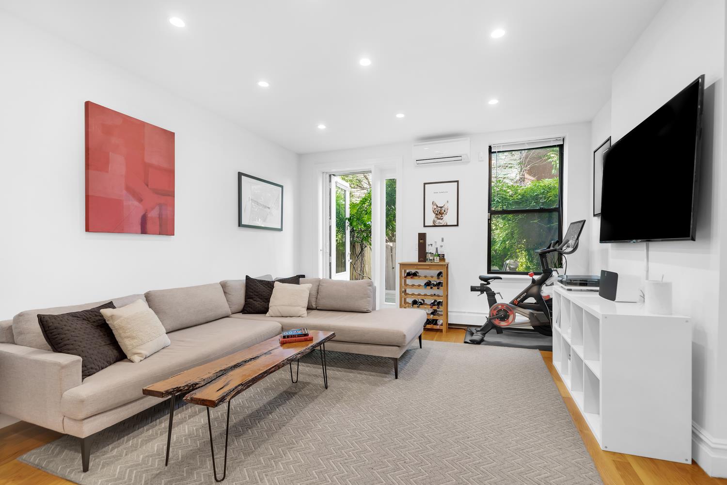 203 LUQUER Street 1B