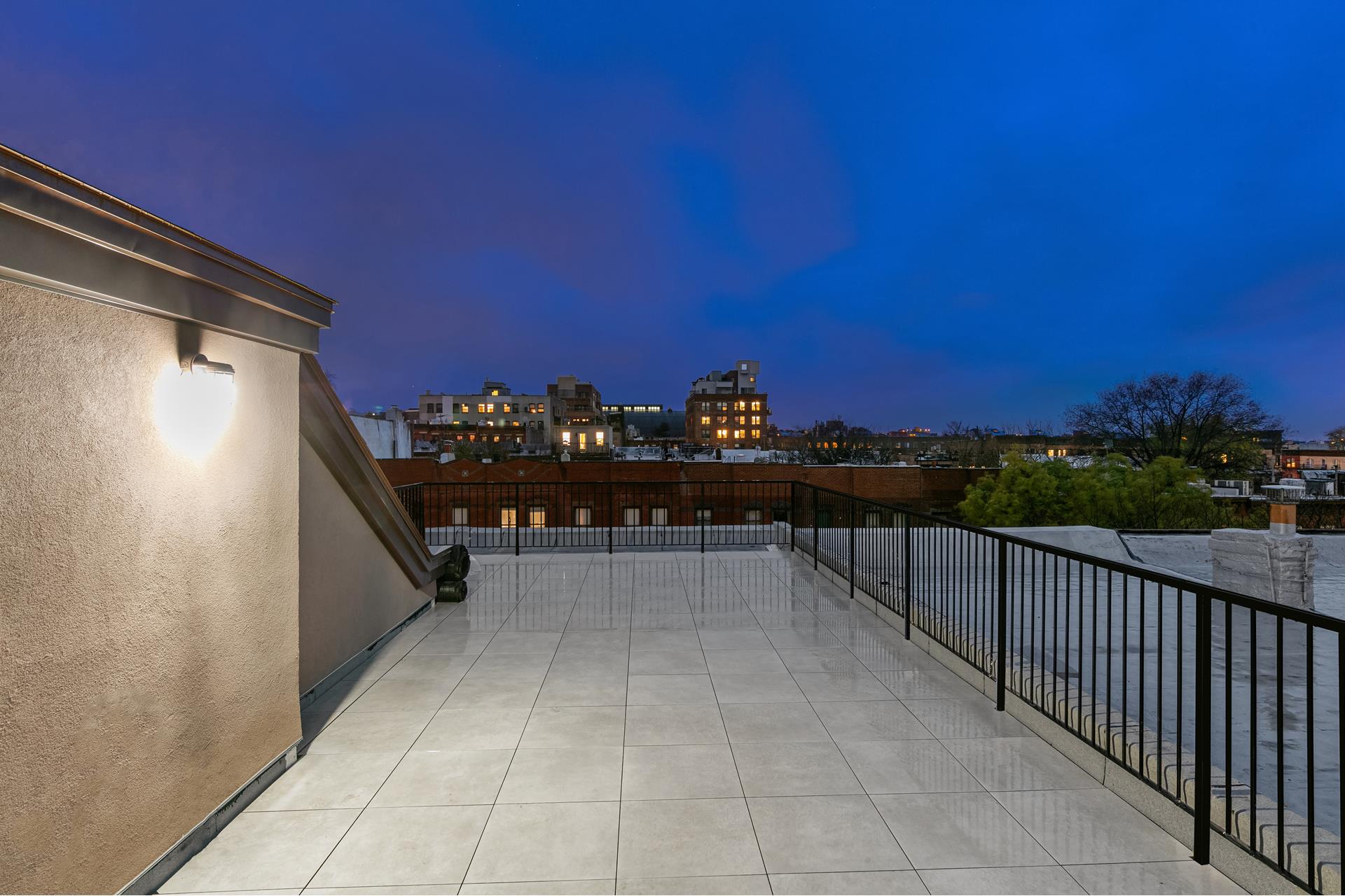 577 10TH Street 3