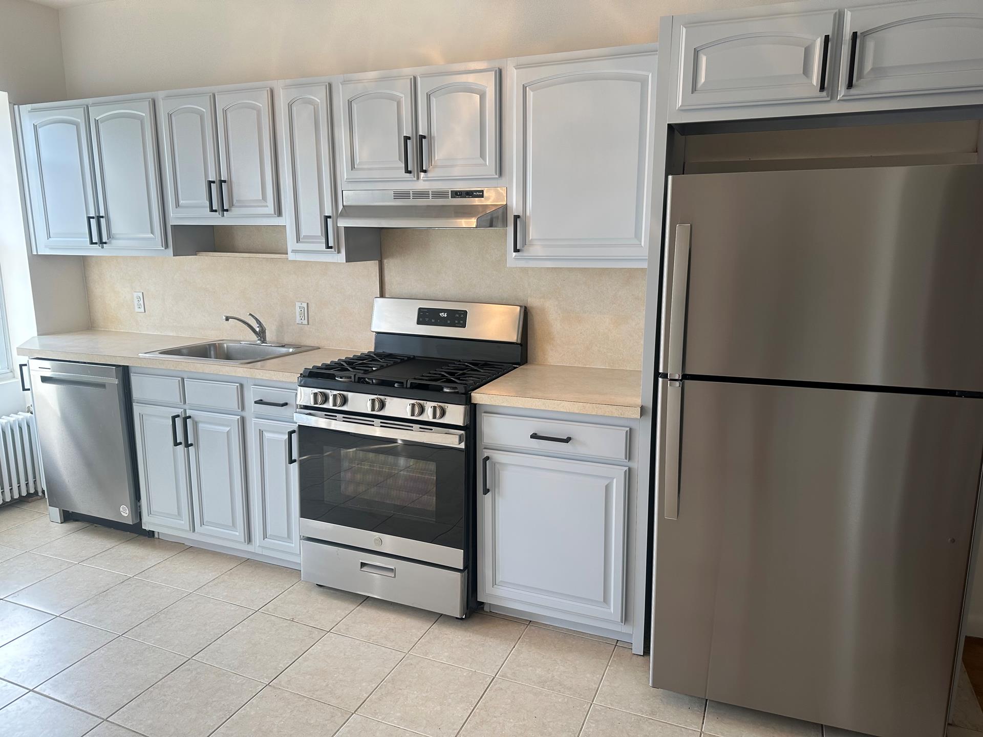 100 ST MARKS Place 4R