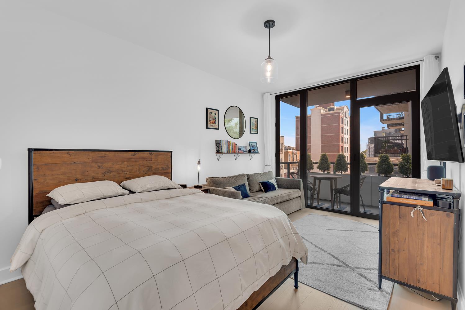 526 UNION Street 401