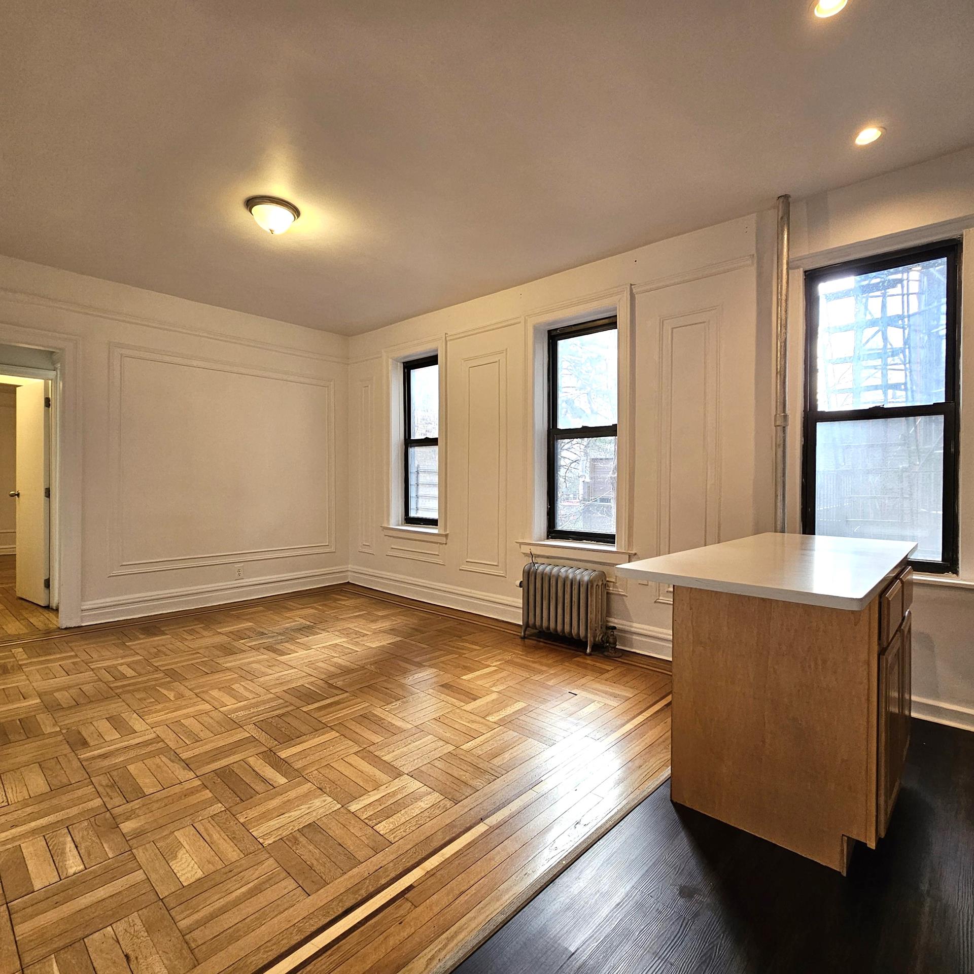 295 WASHINGTON Avenue 2G