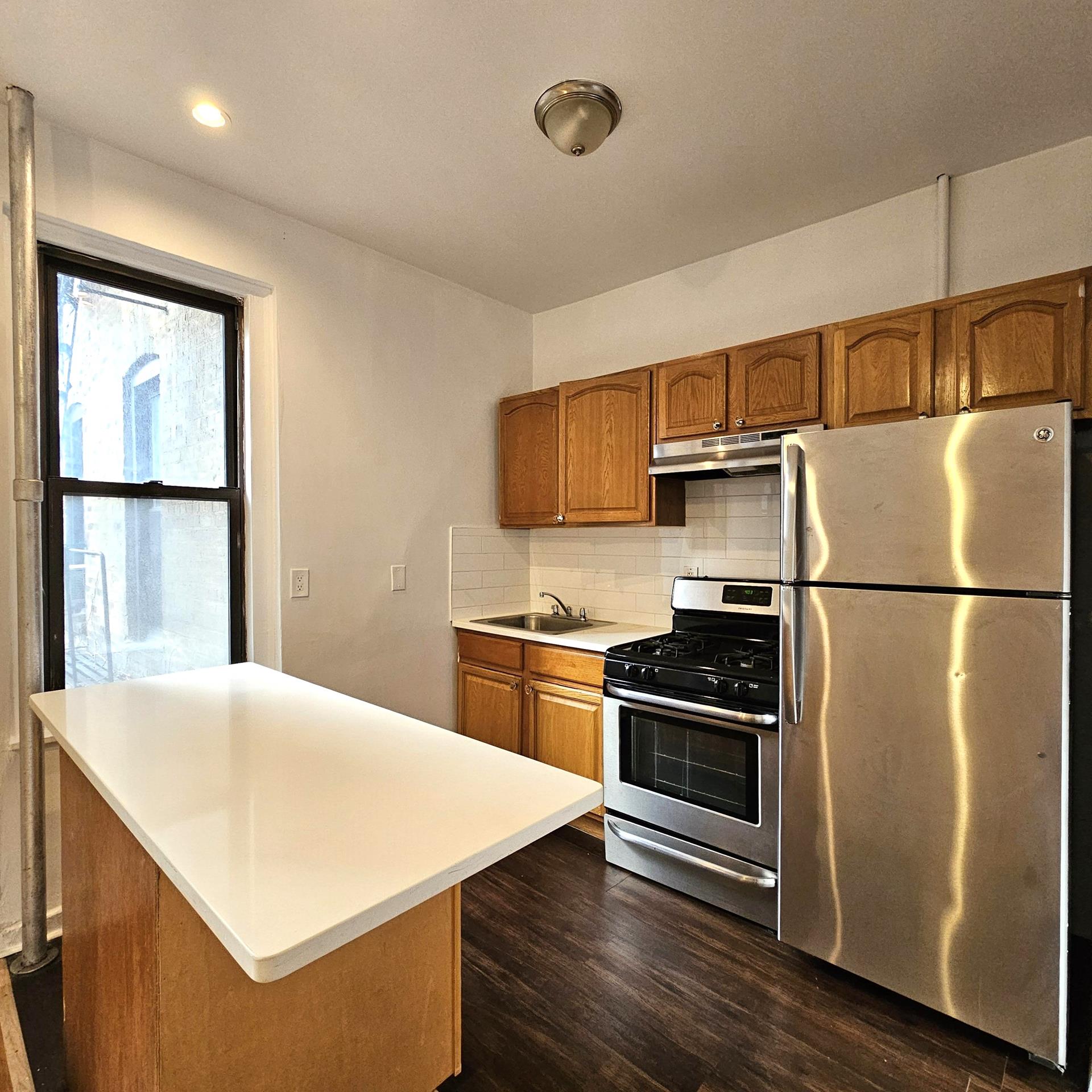 295 WASHINGTON Avenue 2G