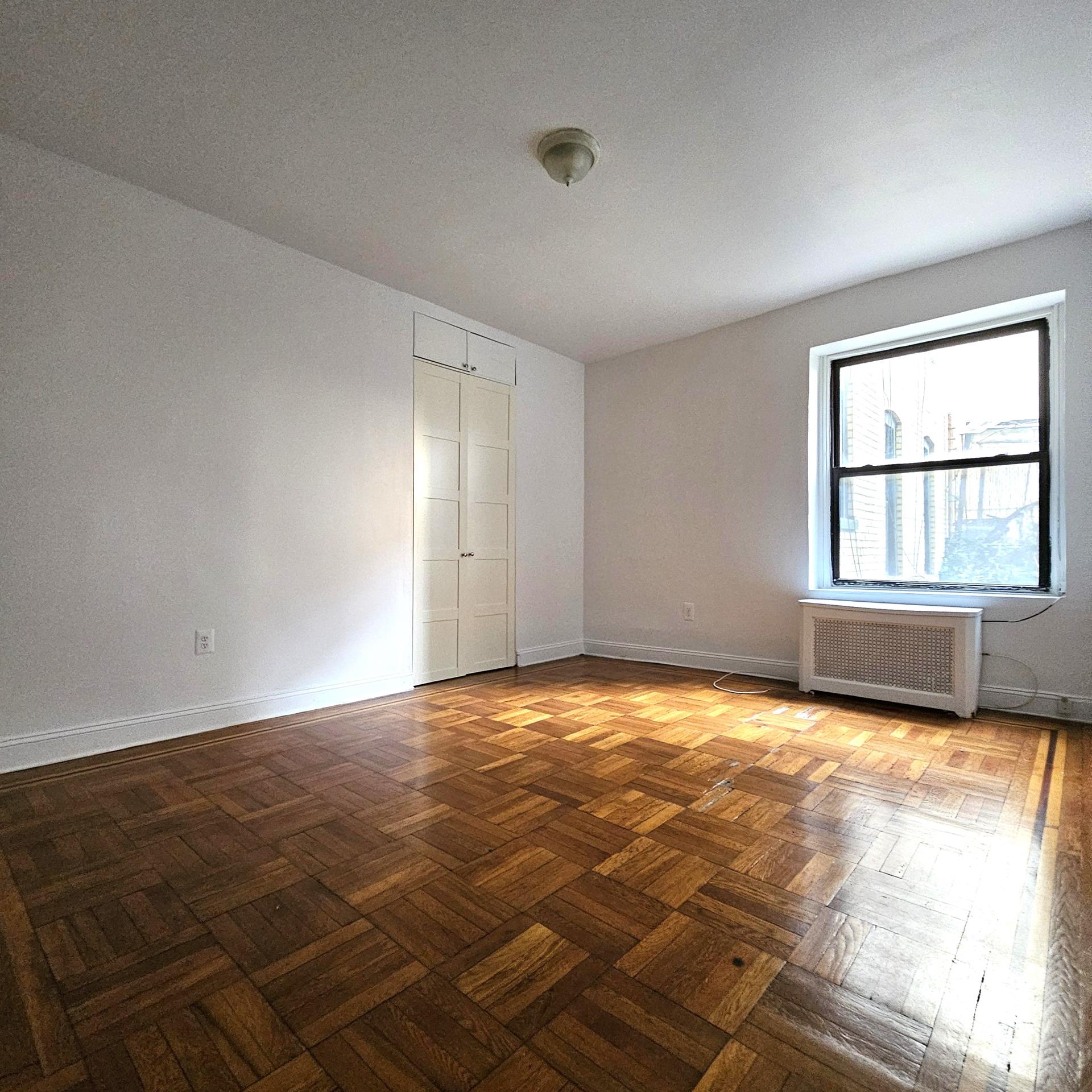 295 WASHINGTON Avenue 1C