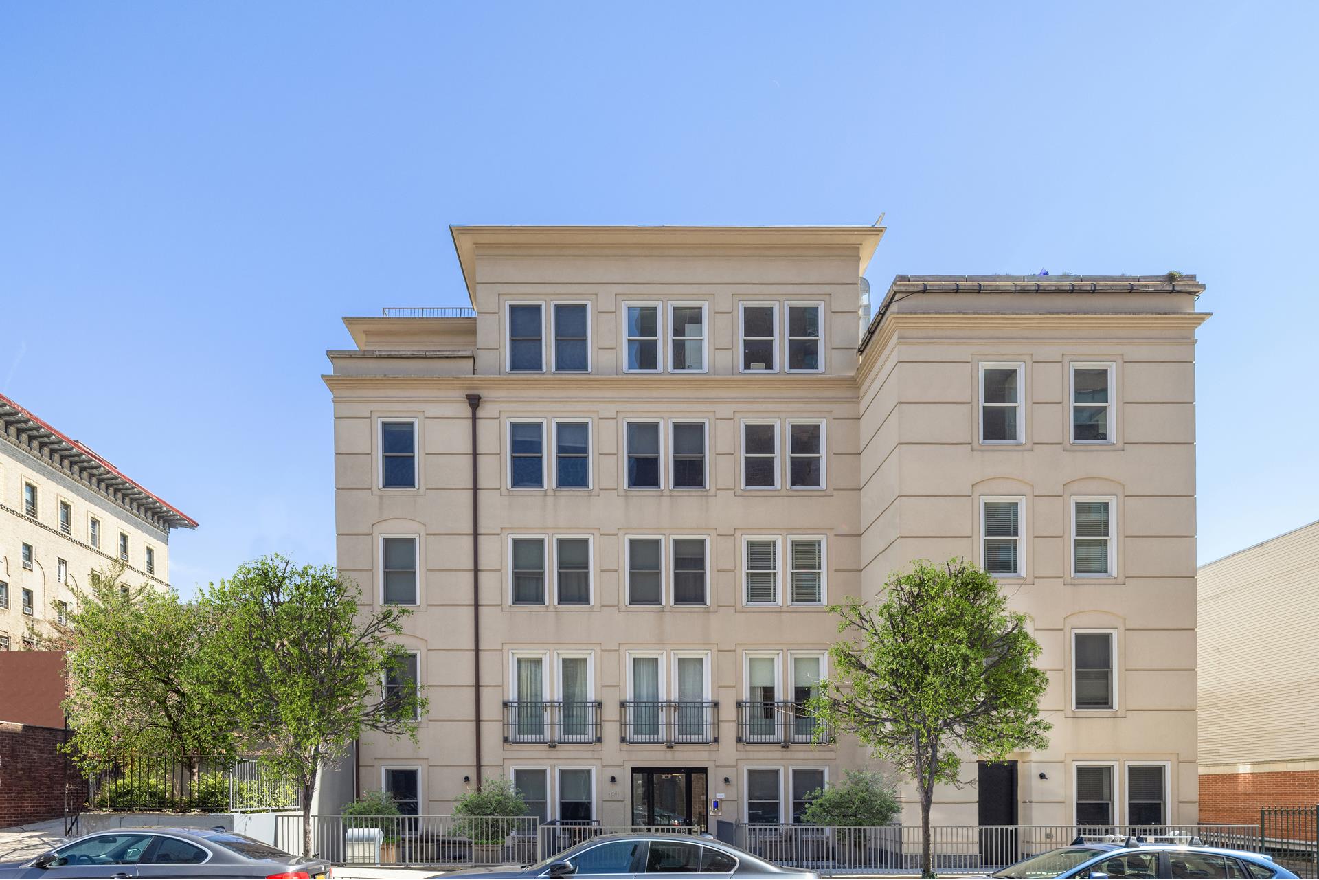 171 S PORTLAND Avenue 4B