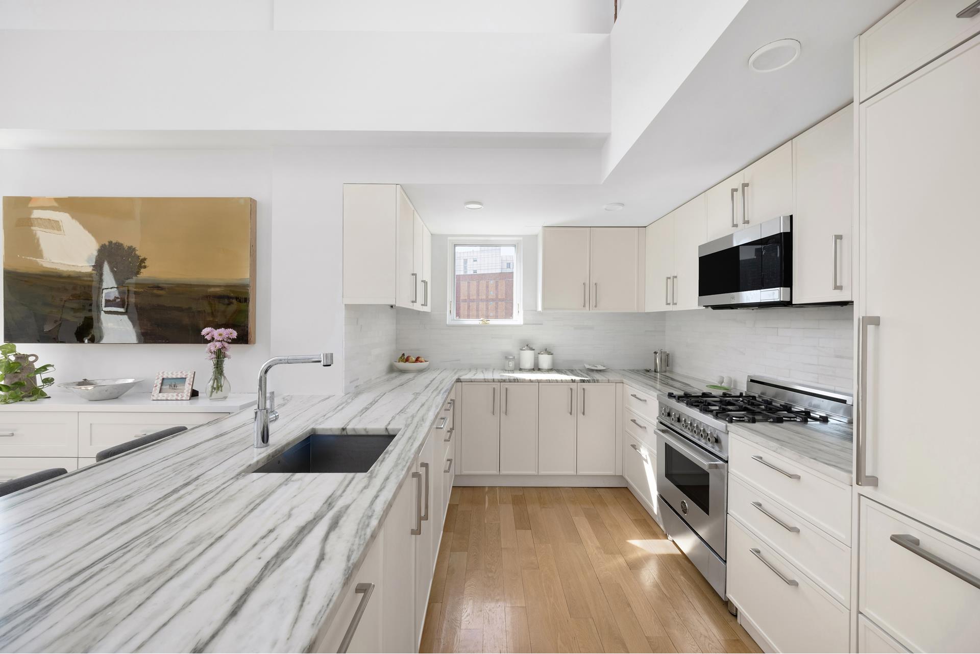 171 S PORTLAND Avenue 4B