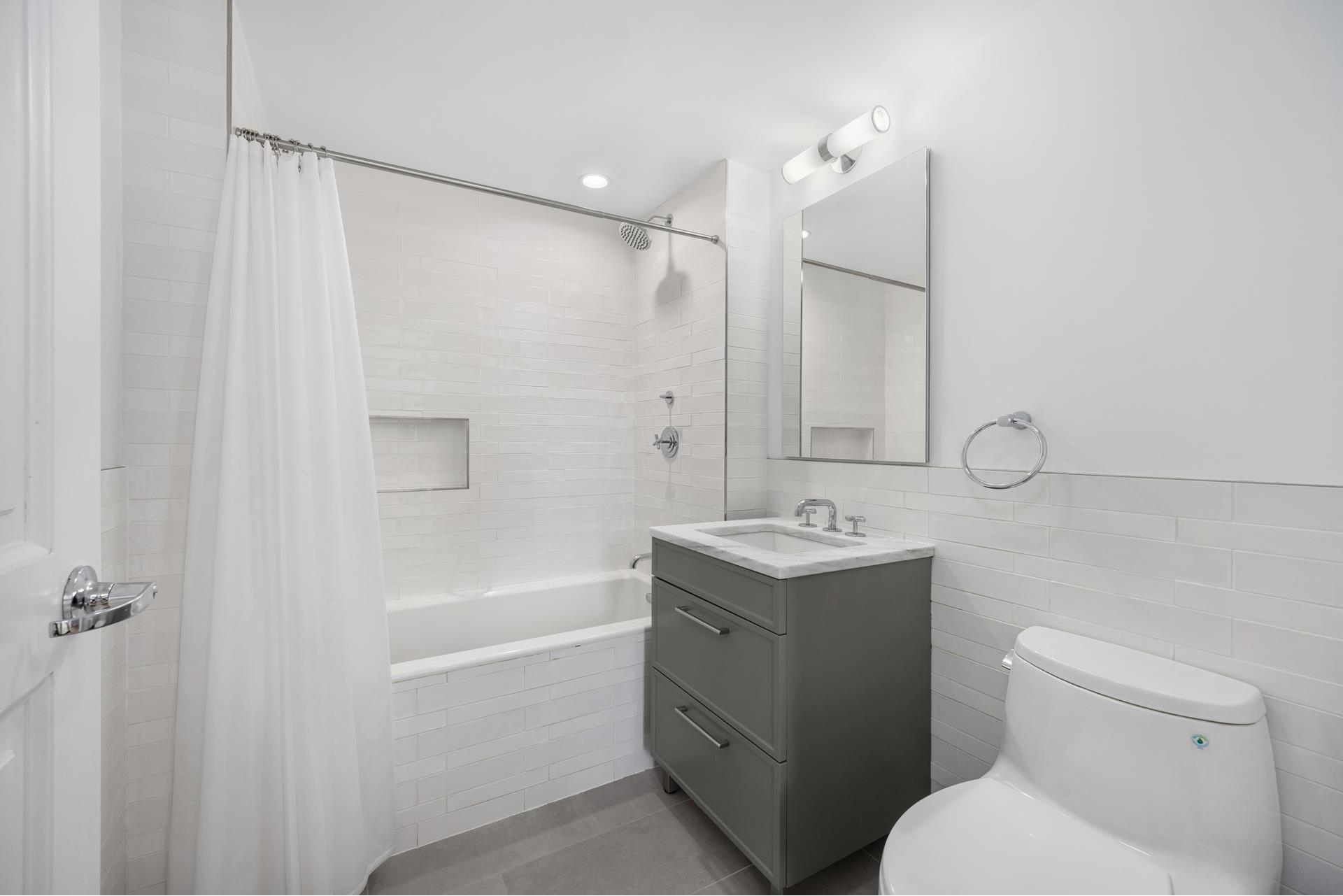 171 S PORTLAND Avenue 4B