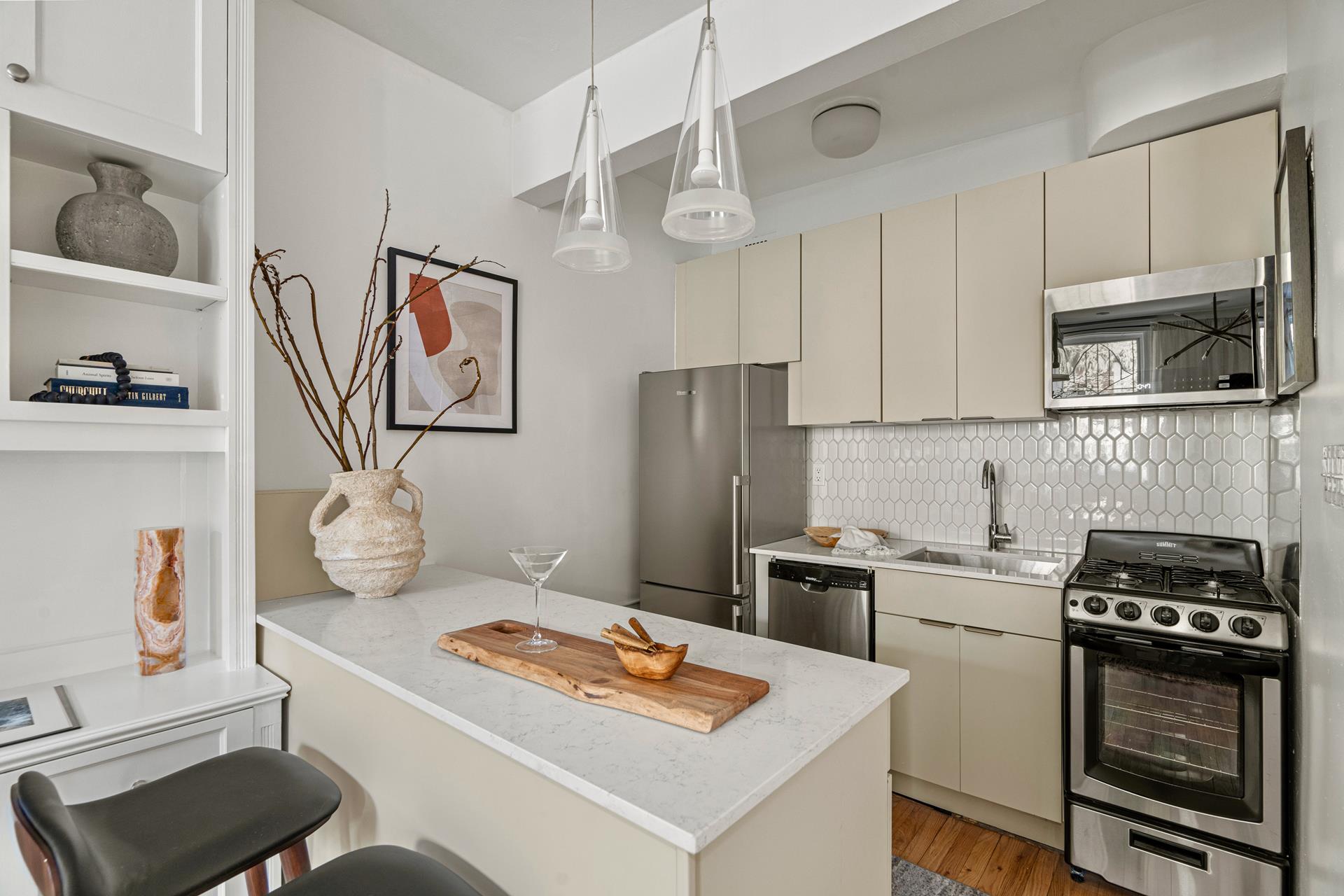 514 E 11TH Street 2A