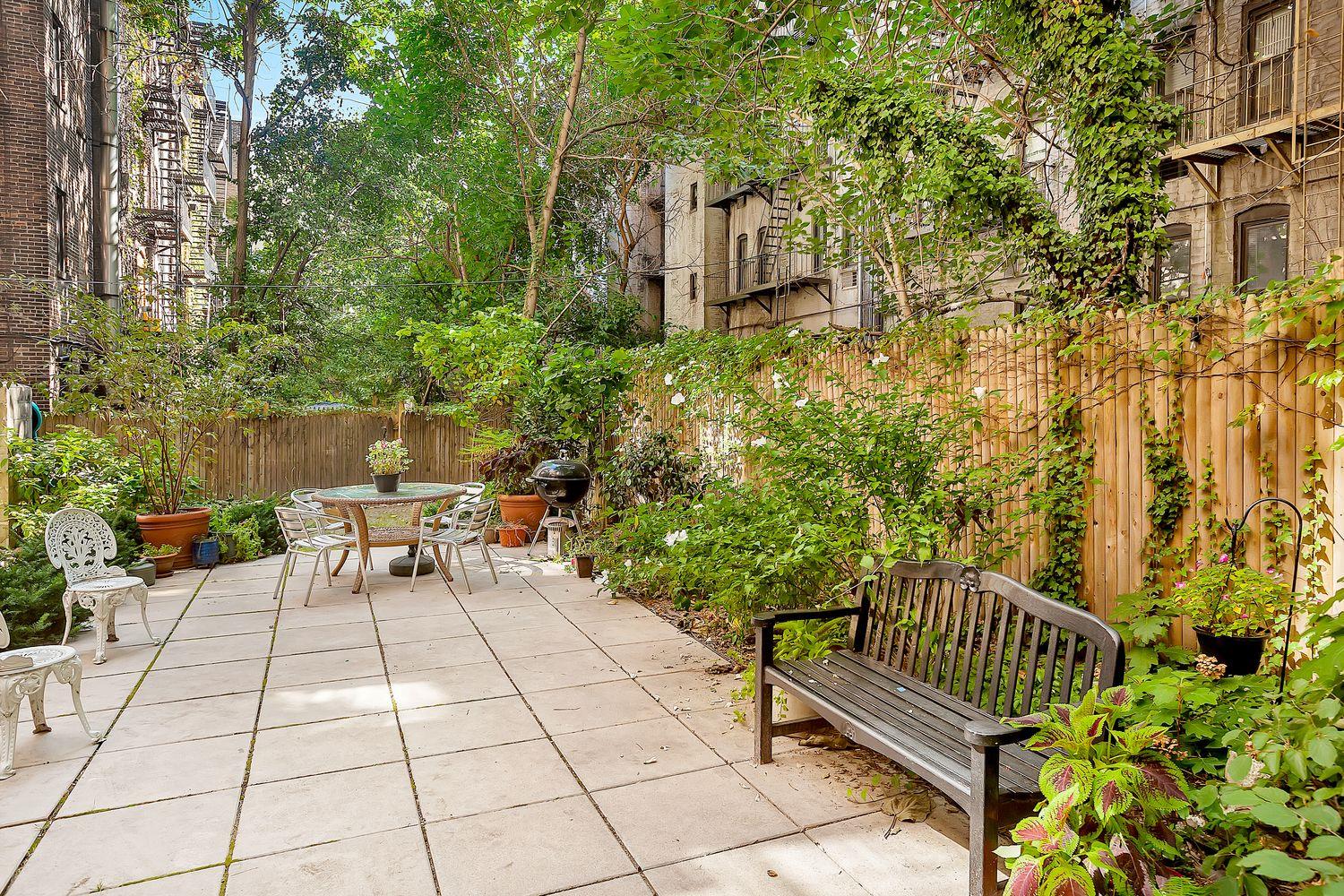 206 E 90TH Street 4W