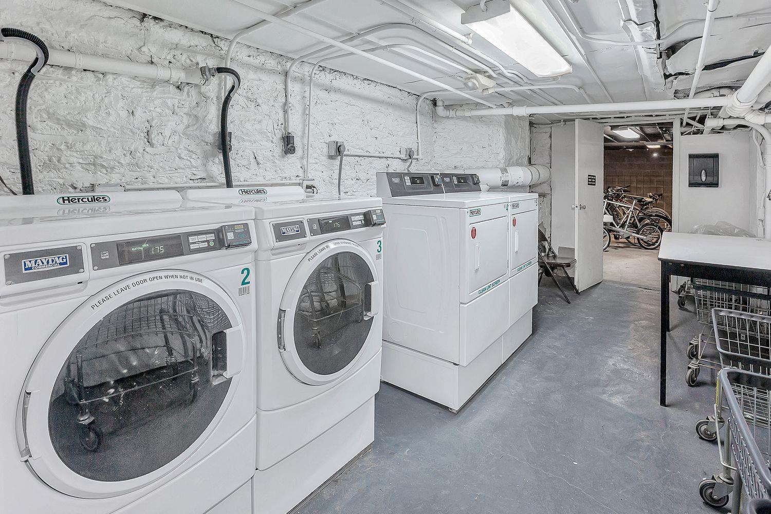 206 E 90TH Street 4W