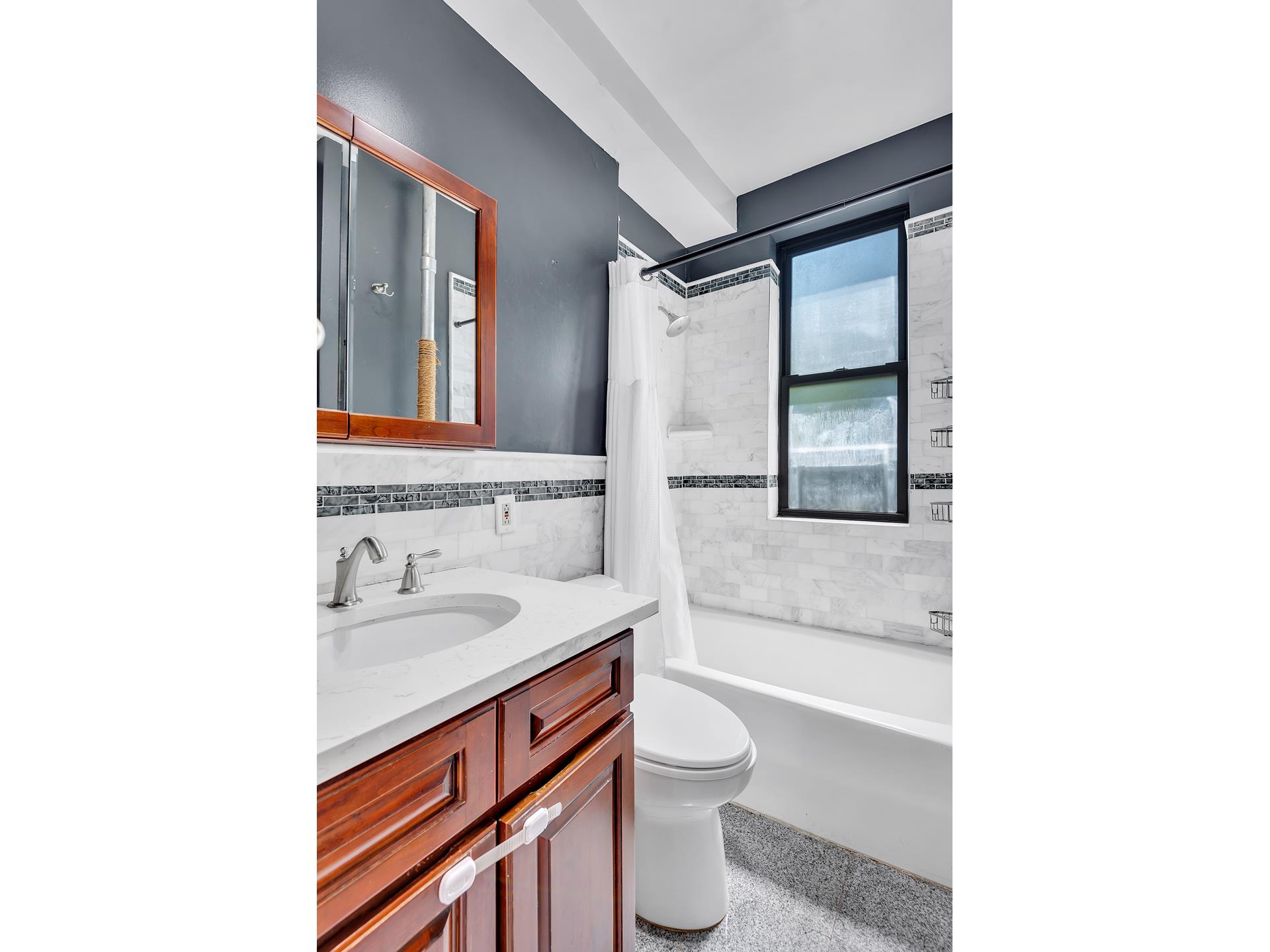 206 E 90TH Street 4W