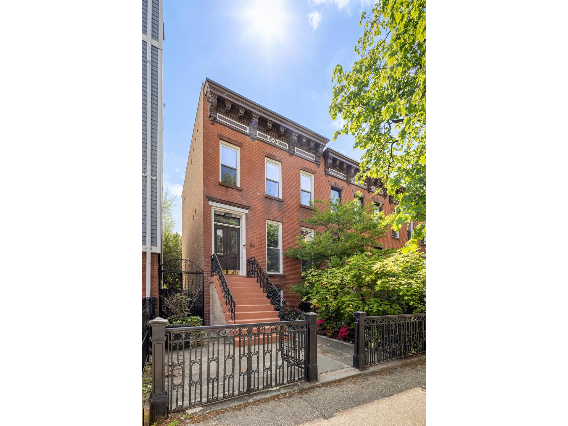 262 13TH Street