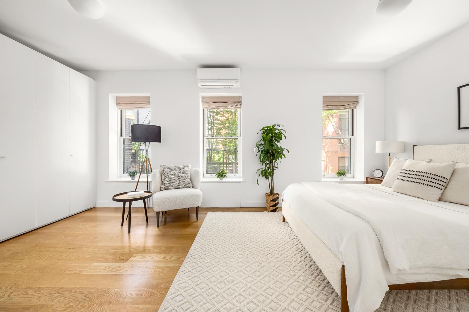 183 COLUMBIA Heights 2