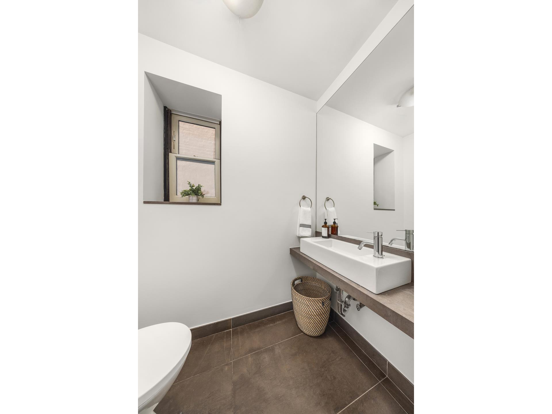 183 COLUMBIA Heights 2