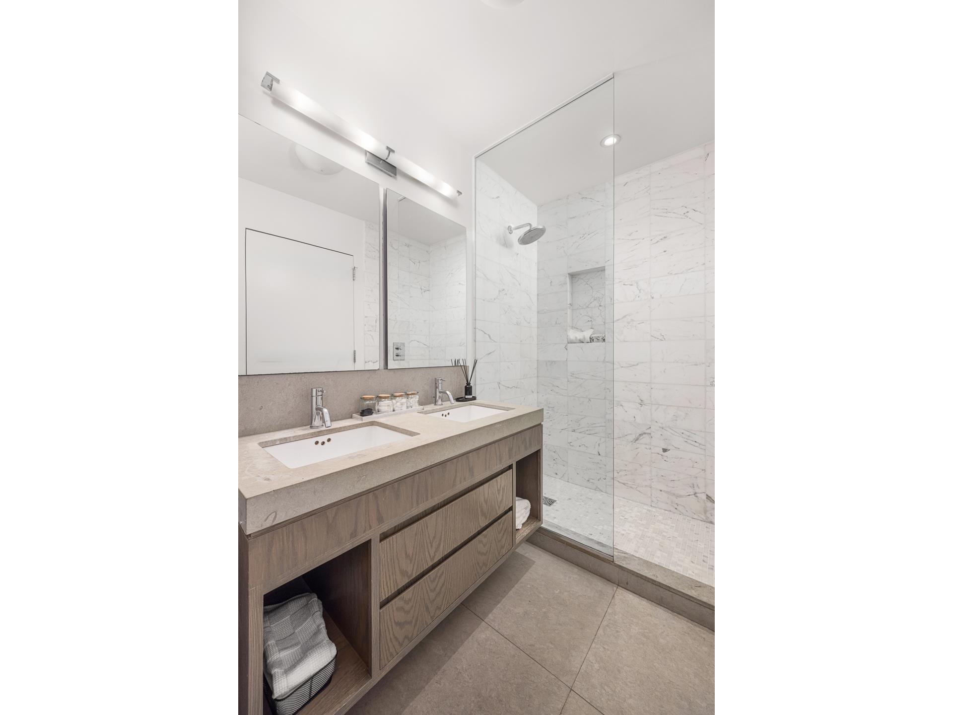 183 COLUMBIA Heights 2