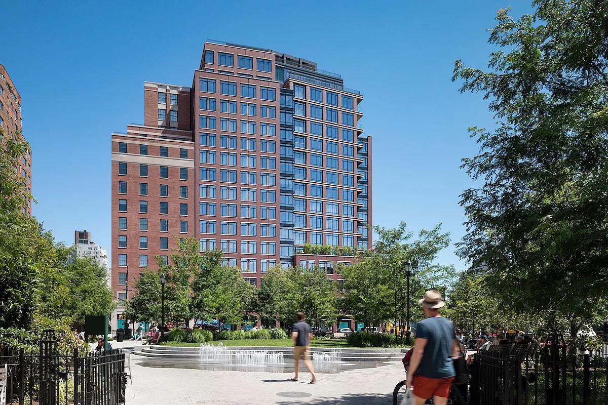 155 W 11TH Street 14D