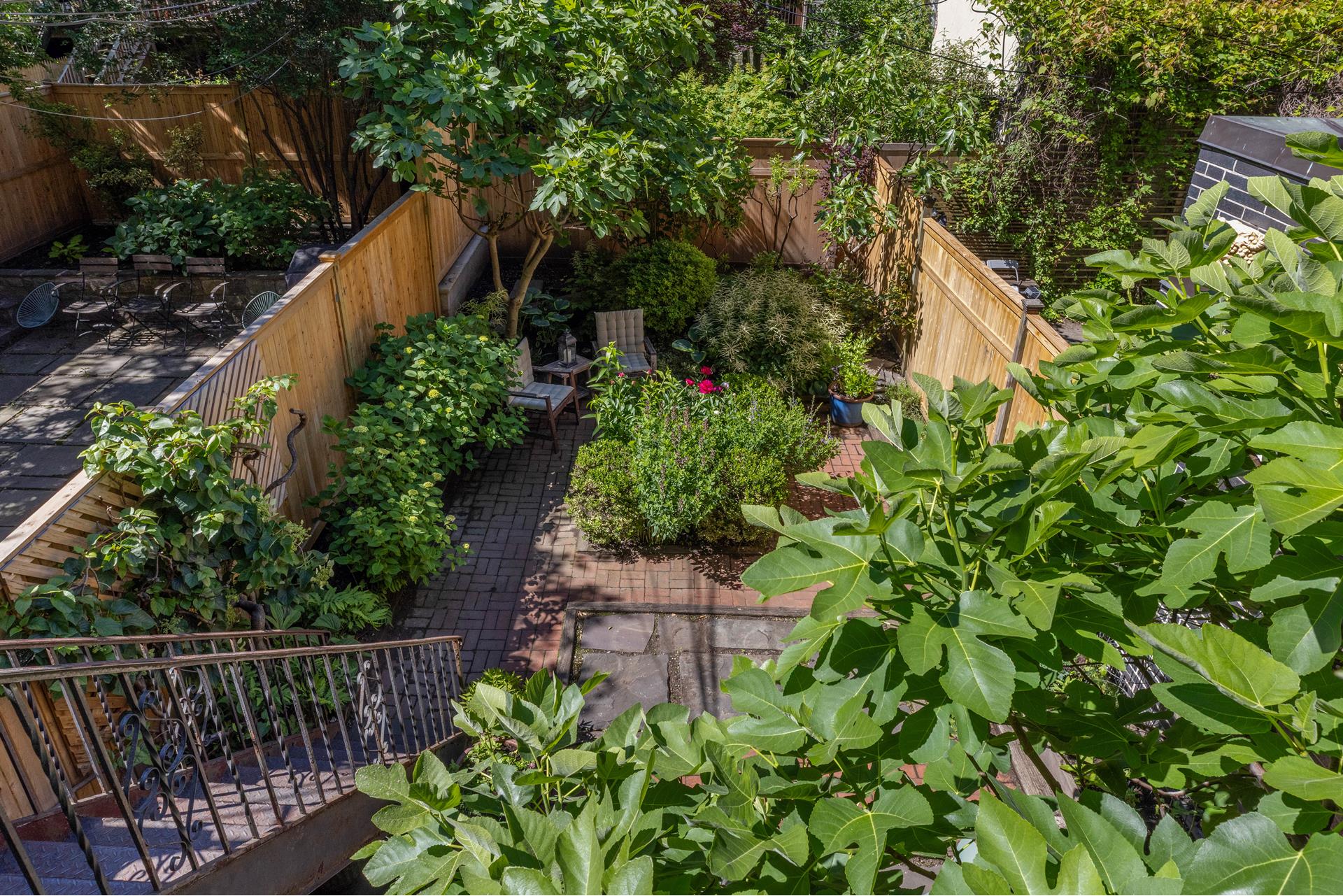 208 GARFIELD Place