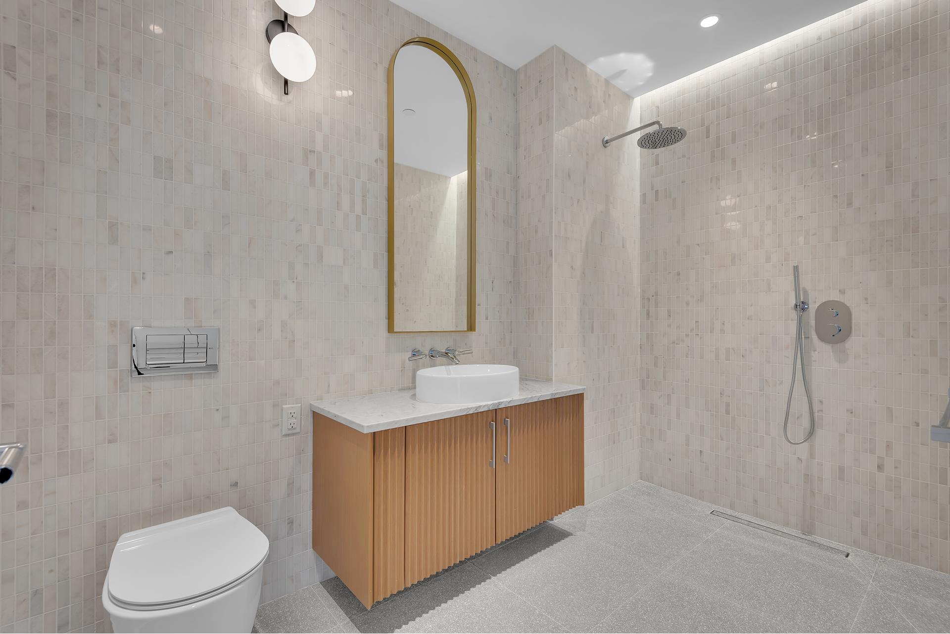 450 GRAND Avenue 5C