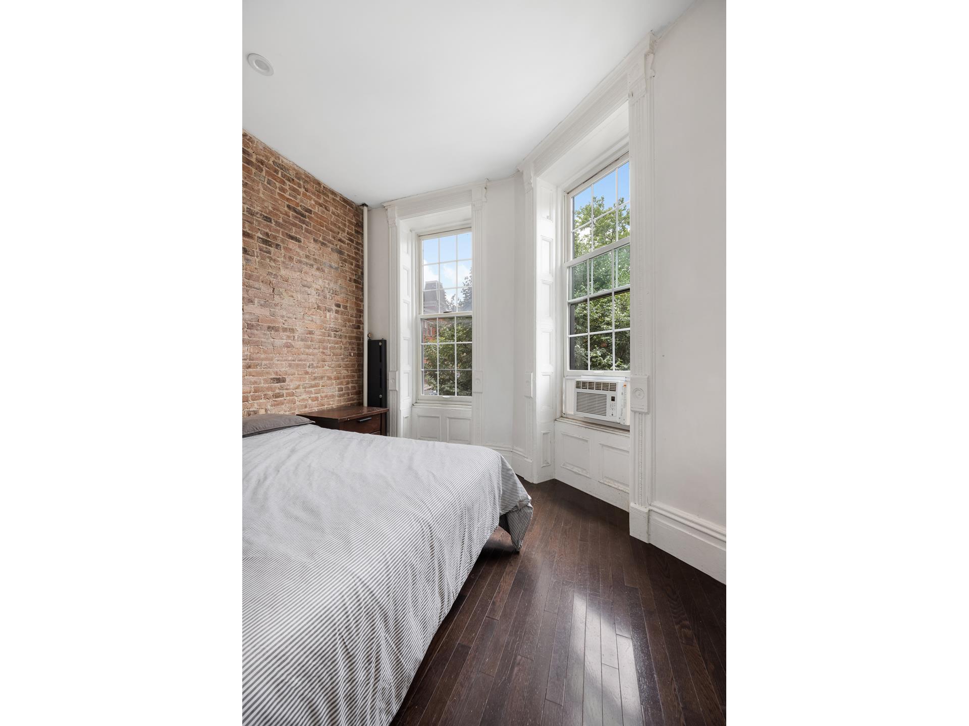 621 MACON Street
