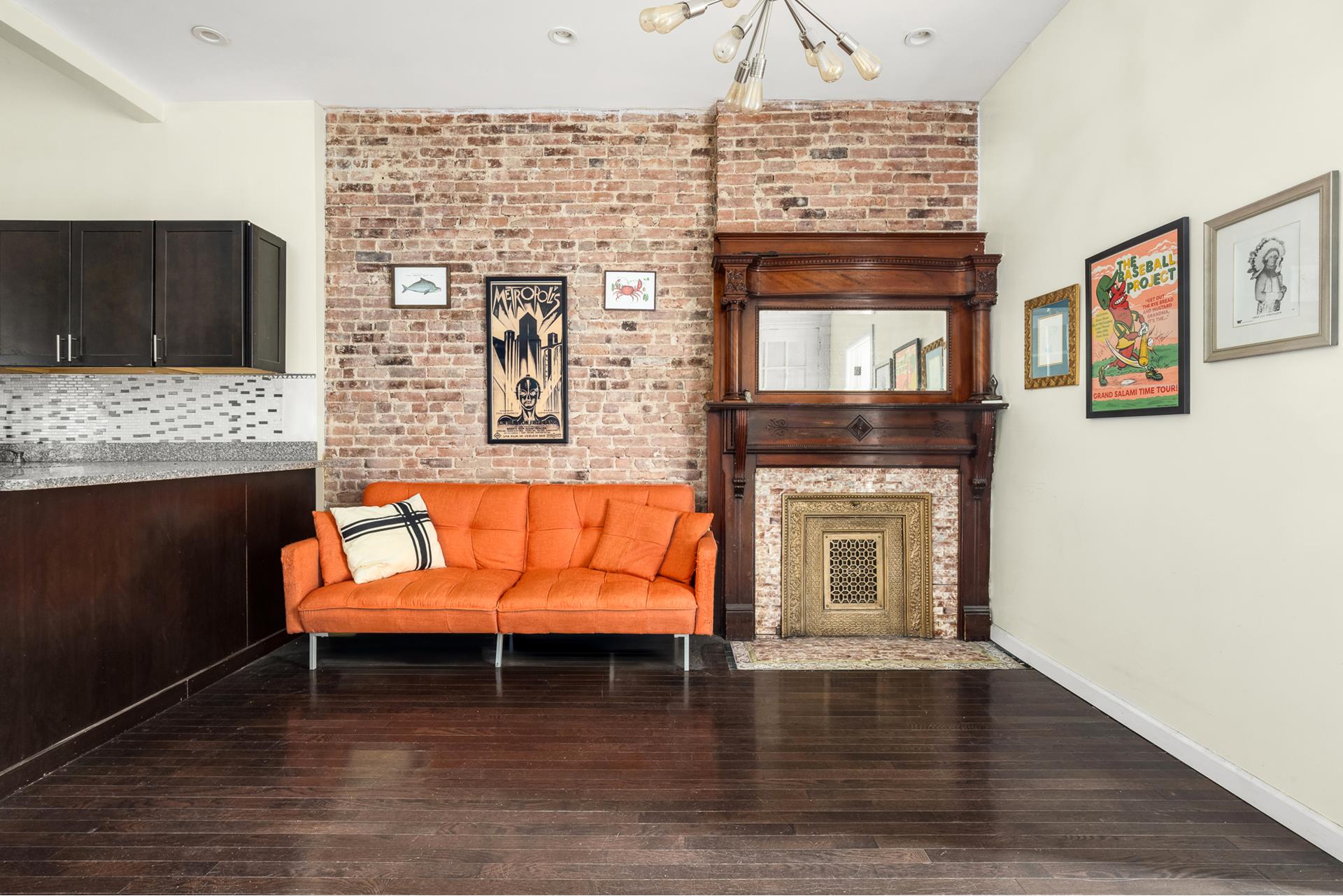 621 MACON Street