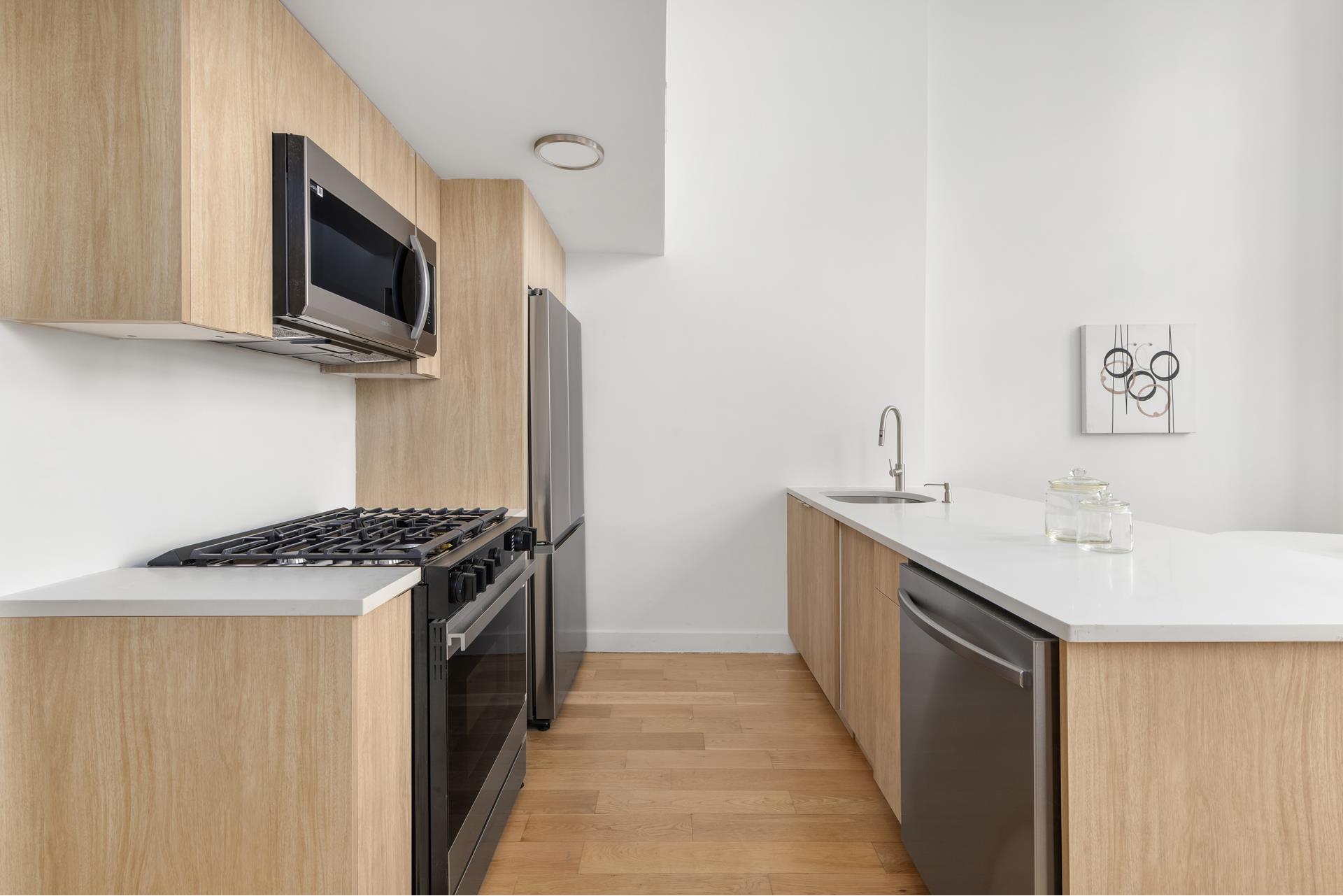 93 WAVERLY Avenue 4A