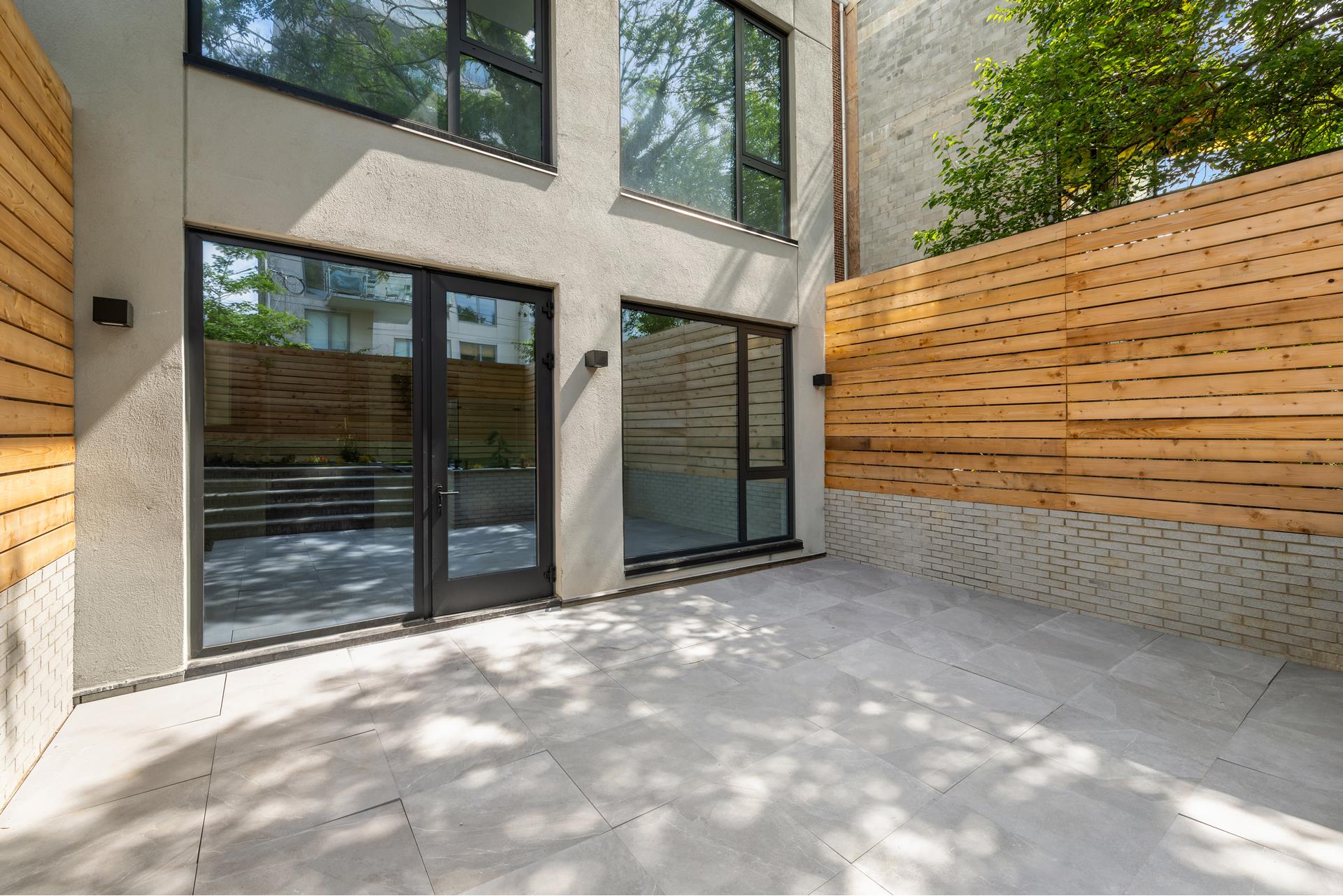 684 DEAN Street 1