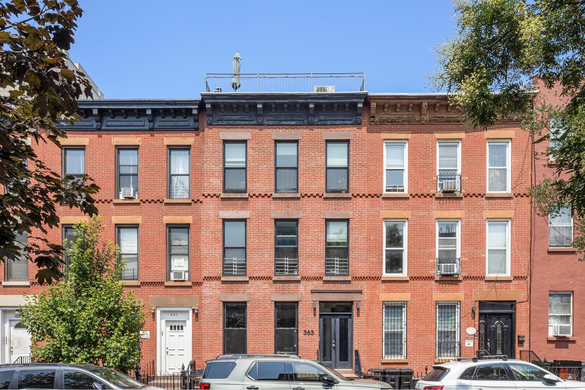 363 DOUGLASS Street 1