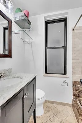 433 W 24TH Street 3D