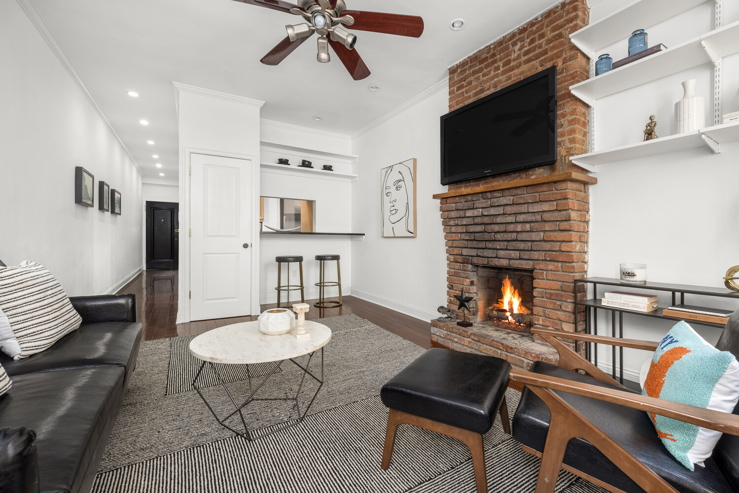 433 W 24TH Street 3D