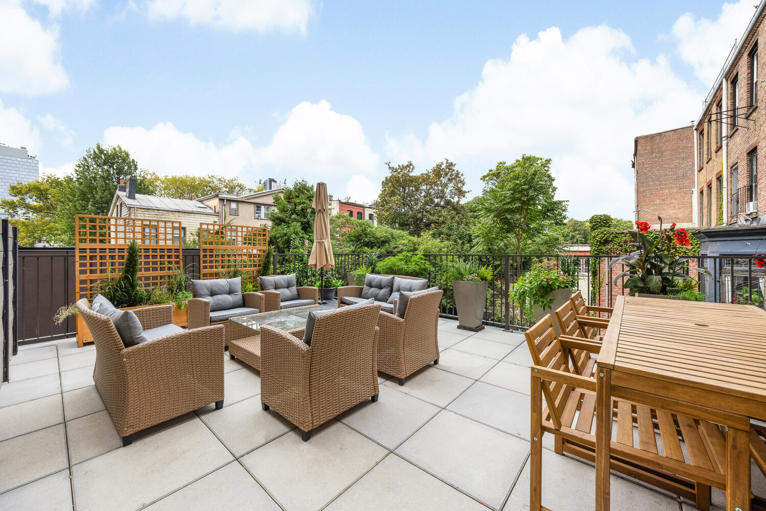 450 GRAND Avenue 2C