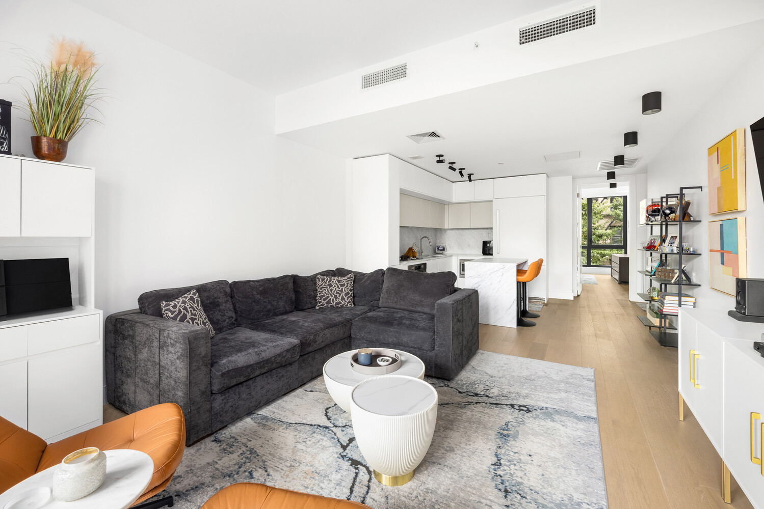 450 GRAND Avenue 2C
