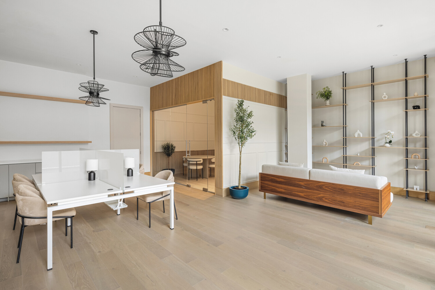 450 GRAND Avenue 5G