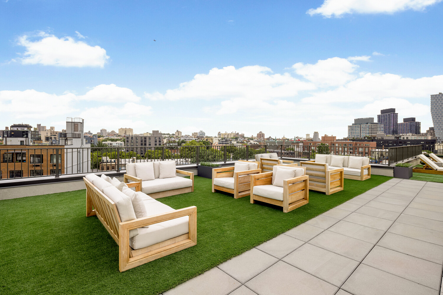 450 GRAND Avenue 5G