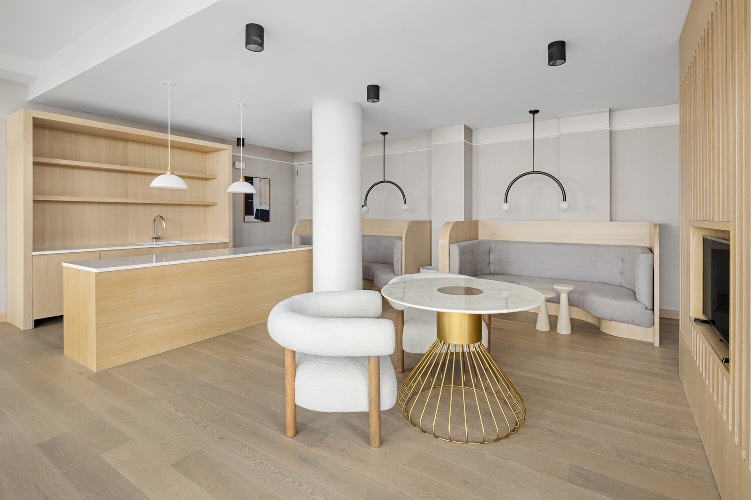450 GRAND Avenue 5G