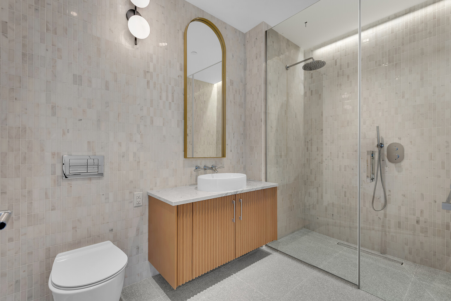 450 GRAND Avenue 5G