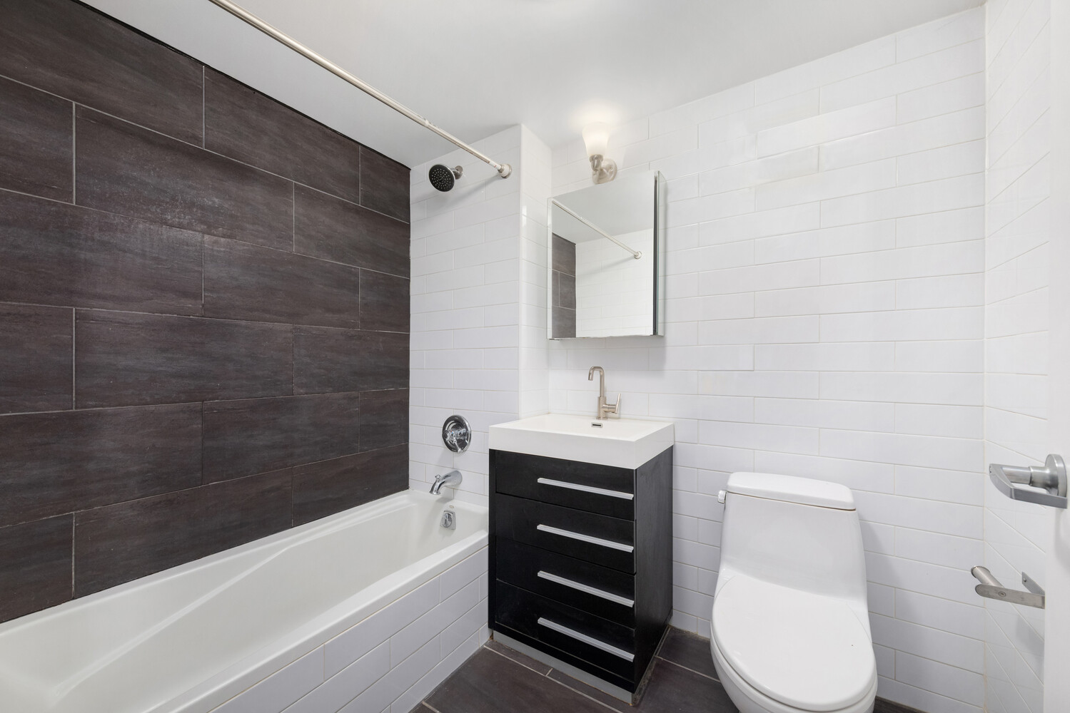 93 WAVERLY Avenue 3R