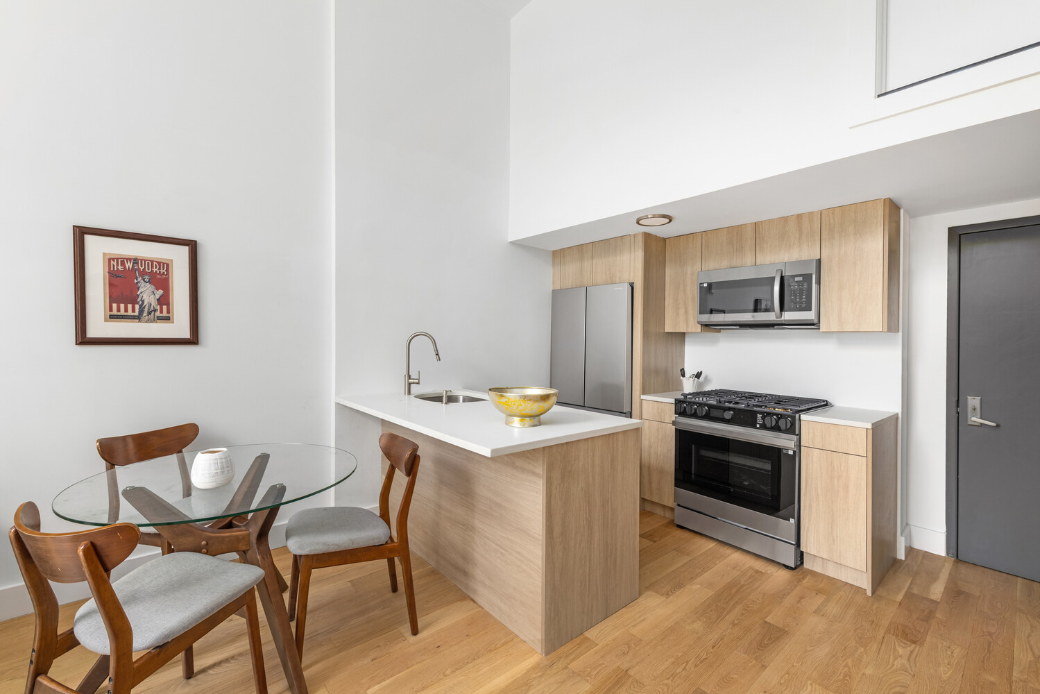 93 WAVERLY Avenue 3R