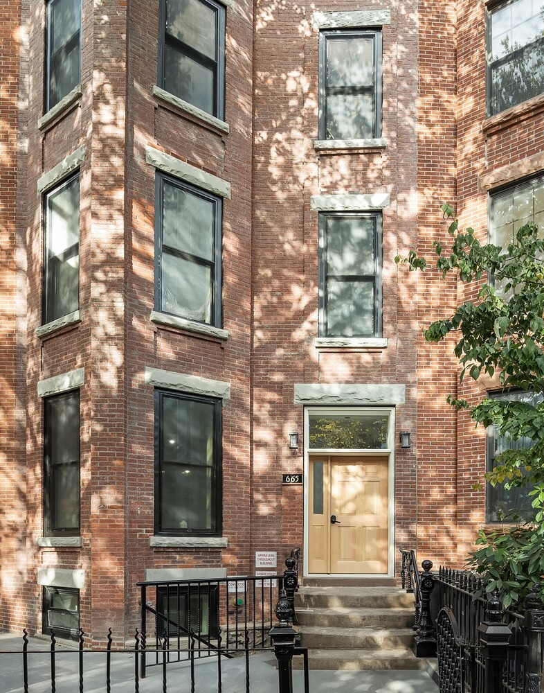 665 DE GRAW Street GARDEN