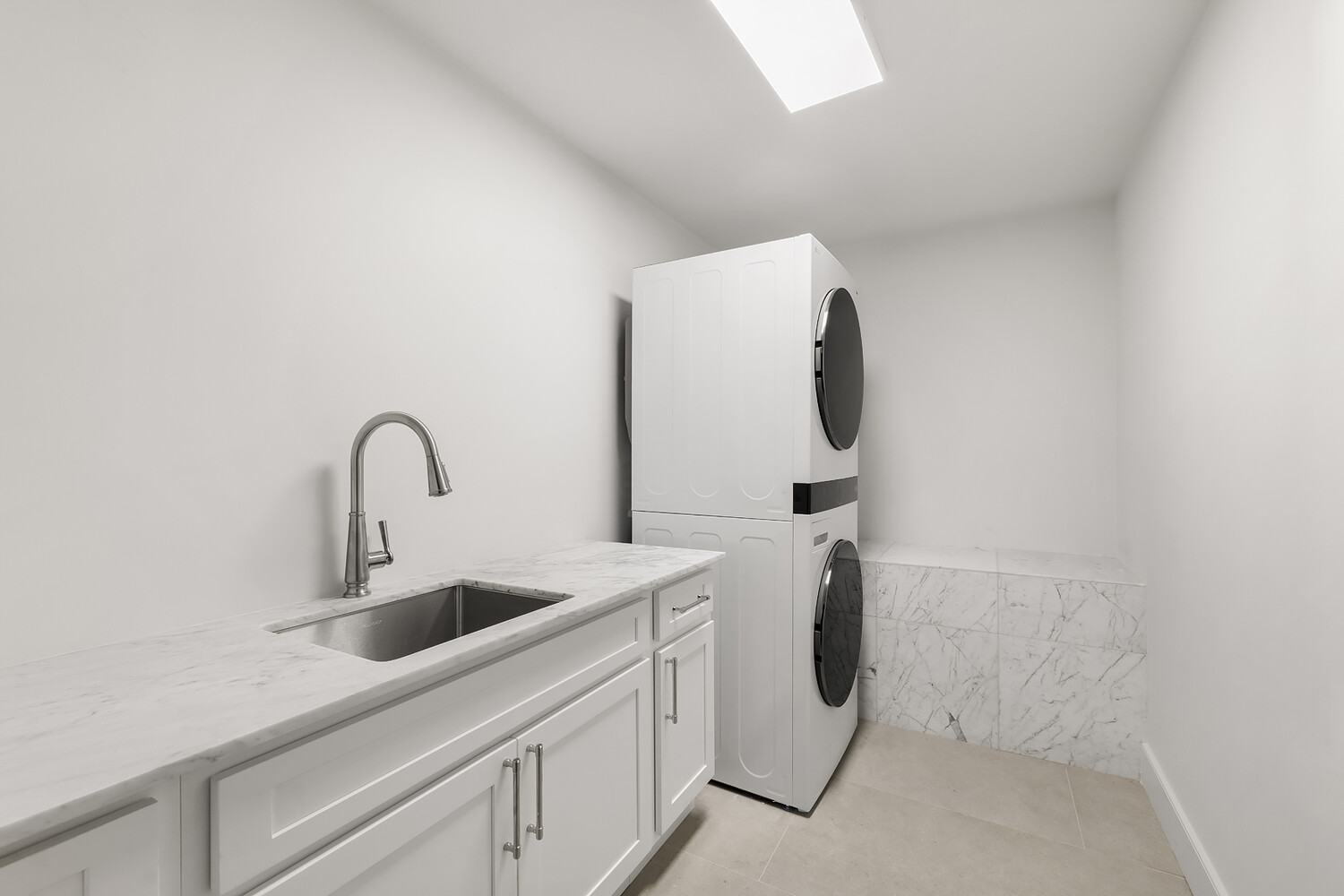 665 DE GRAW Street GARDEN