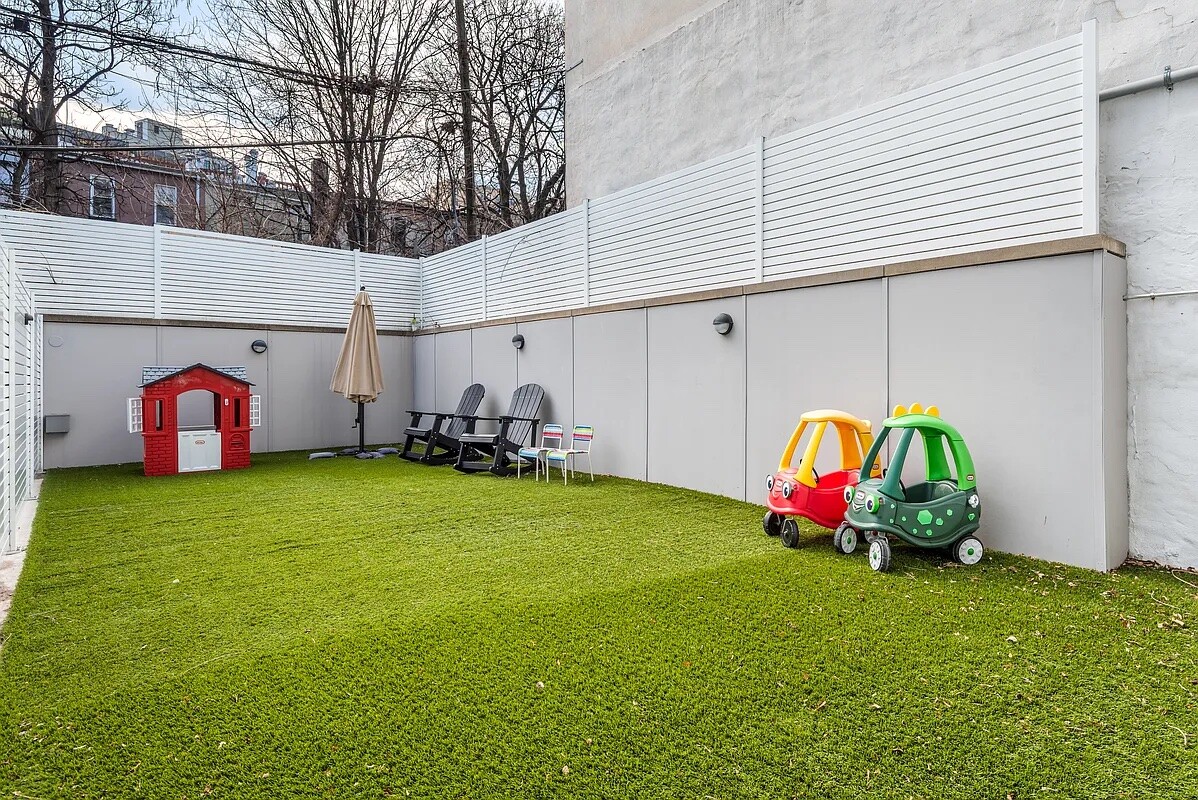 488 STERLING Place 4A