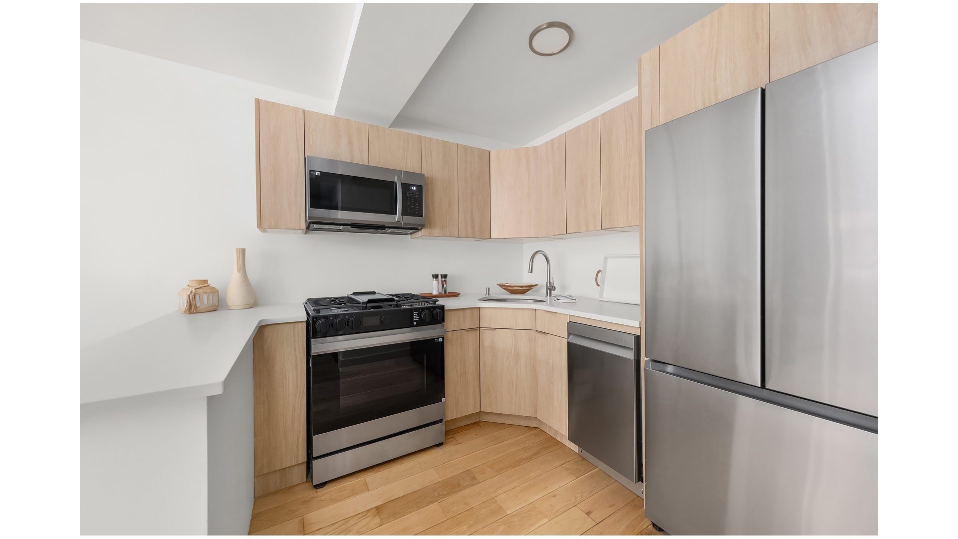 93 WAVERLY Avenue 1F