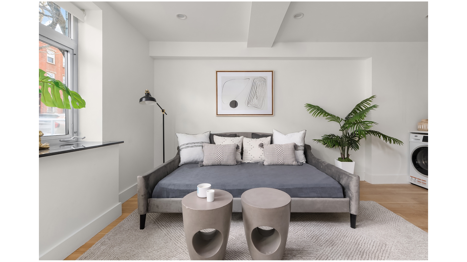 93 WAVERLY Avenue 1F