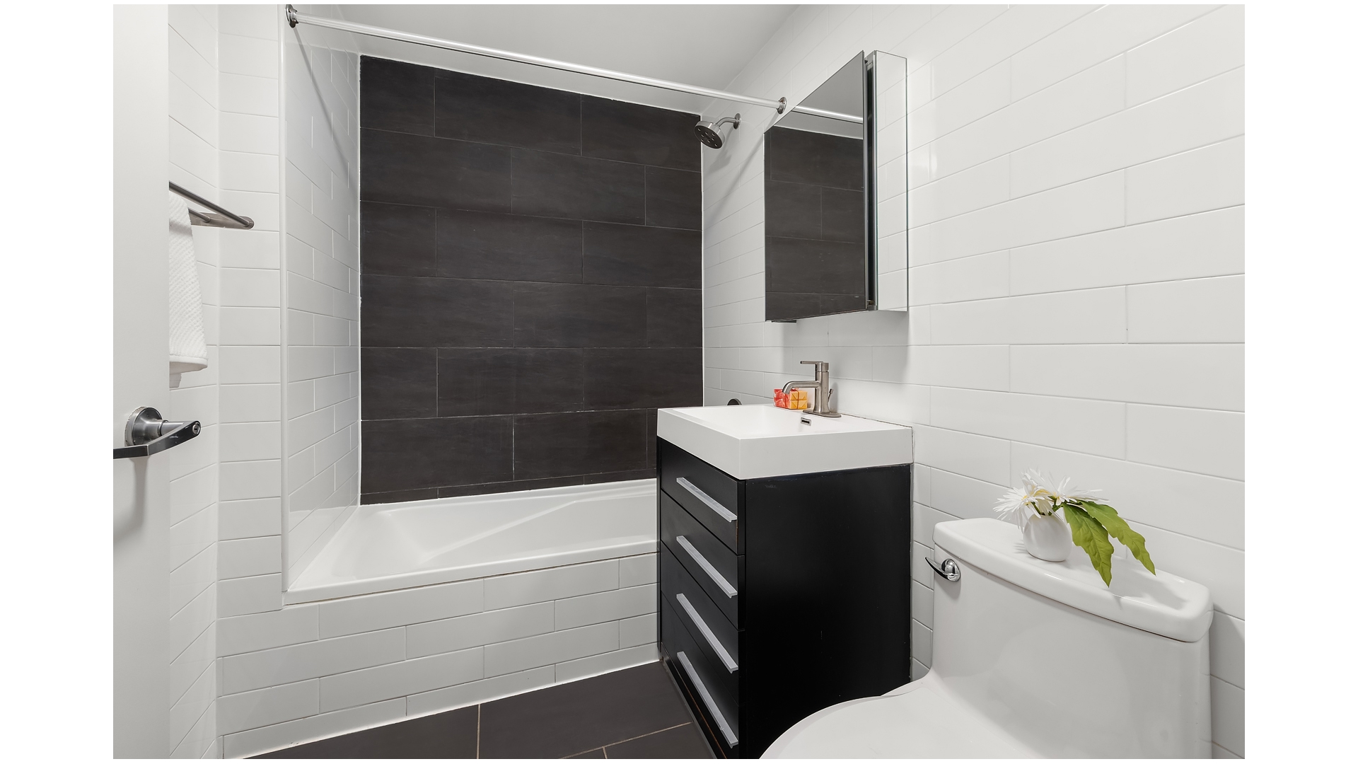 93 WAVERLY Avenue 1F