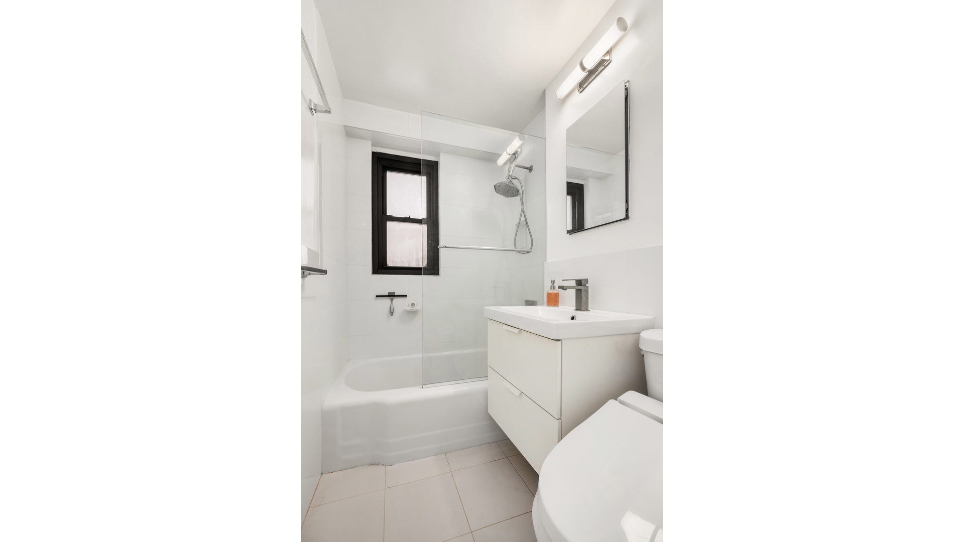 210 E 15TH Street 9L