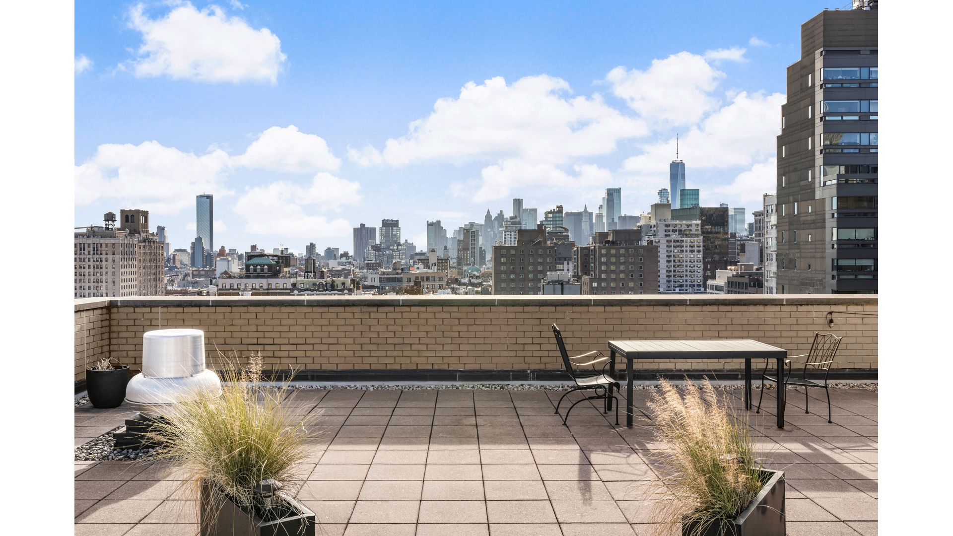 210 E 15TH Street 9L