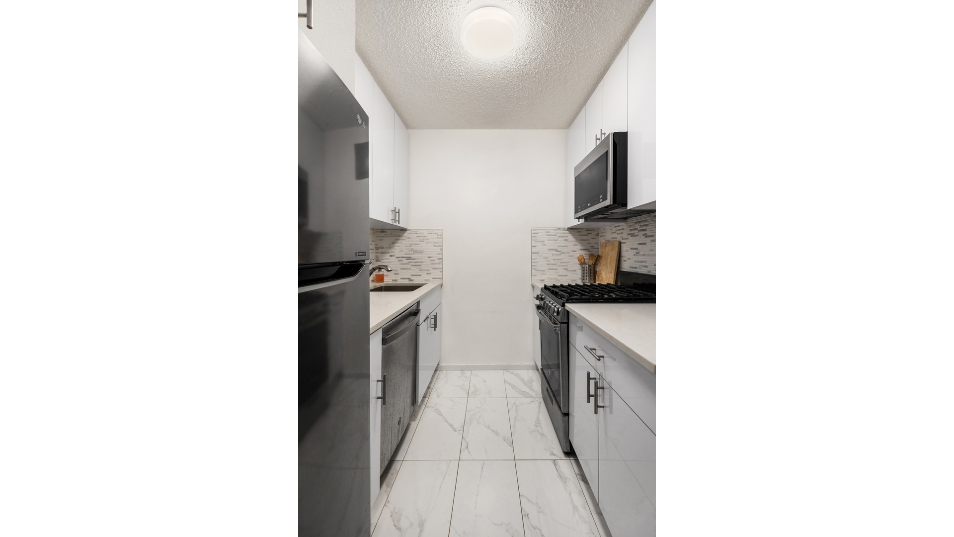 210 E 15TH Street 9L