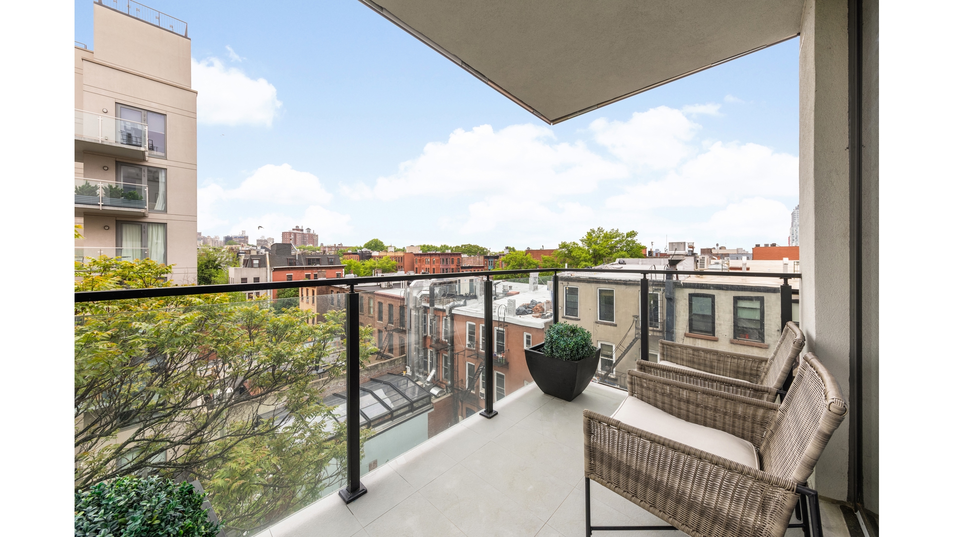 684 DEAN Street 2