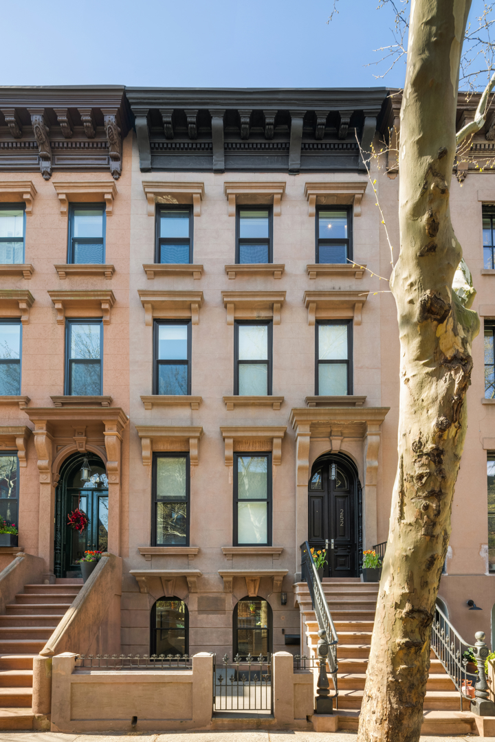 252 PRESIDENT Street 1