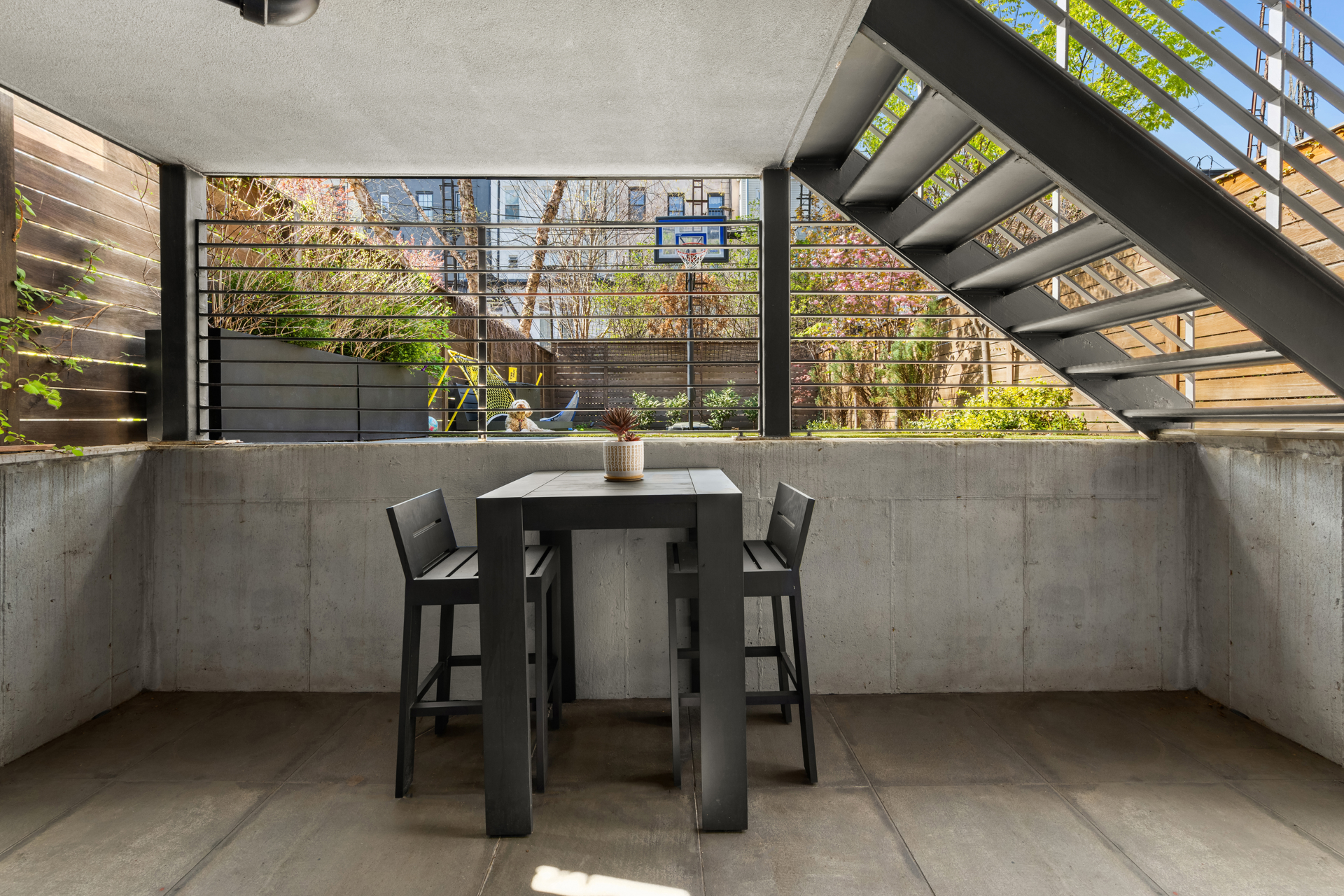 252 PRESIDENT Street 1